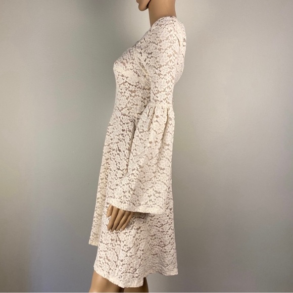 NEW BCBGMAXAZRIA BELL SLEEVE LACE MINI DRESS - Picture 4 of 7
